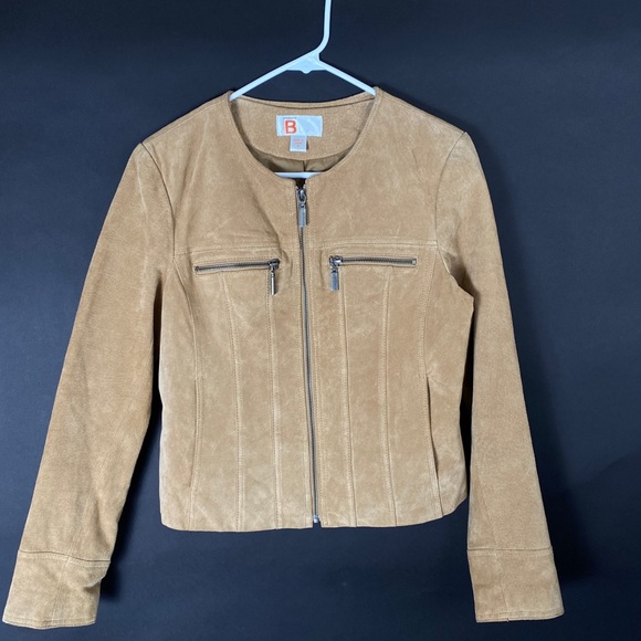 Bernardo collection tan leather suede zipper women’s jacket. Suede coat - Picture 2 of 11